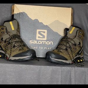 Salomon Men's Gortex Hiking boots size 12